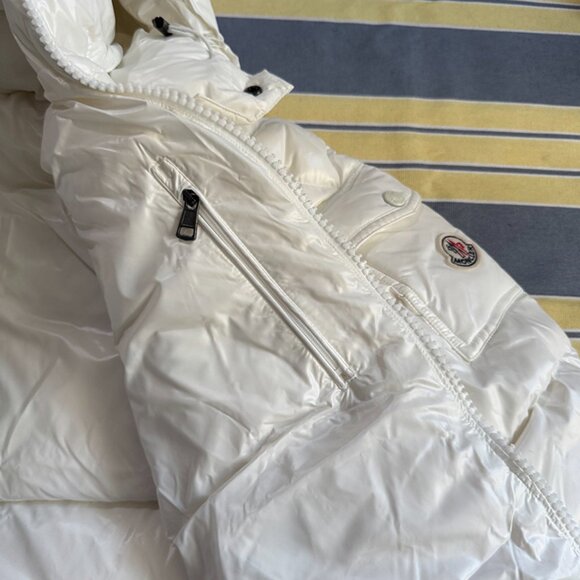 Moncler Mairefur Short Down Jacket White - Picture 6 of 11